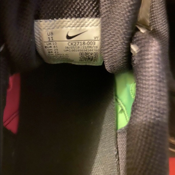 Nike shoes - Picture 2 of 3